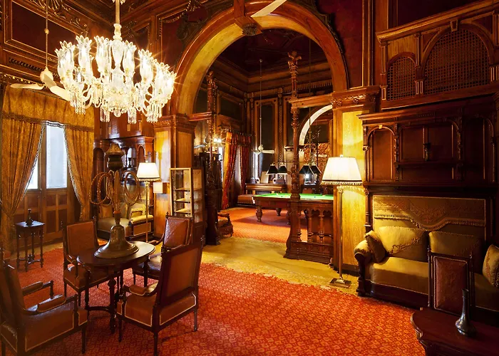 Luxury hotel only: Taj Falaknuma Palace